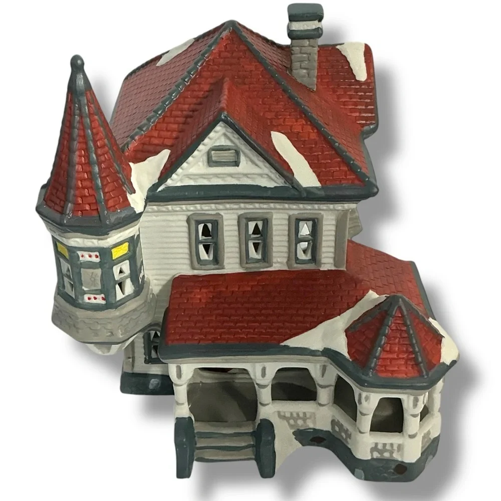 Vintage Victorian Village Illuminated Holiday  House Hand Painted Porcelain 1994